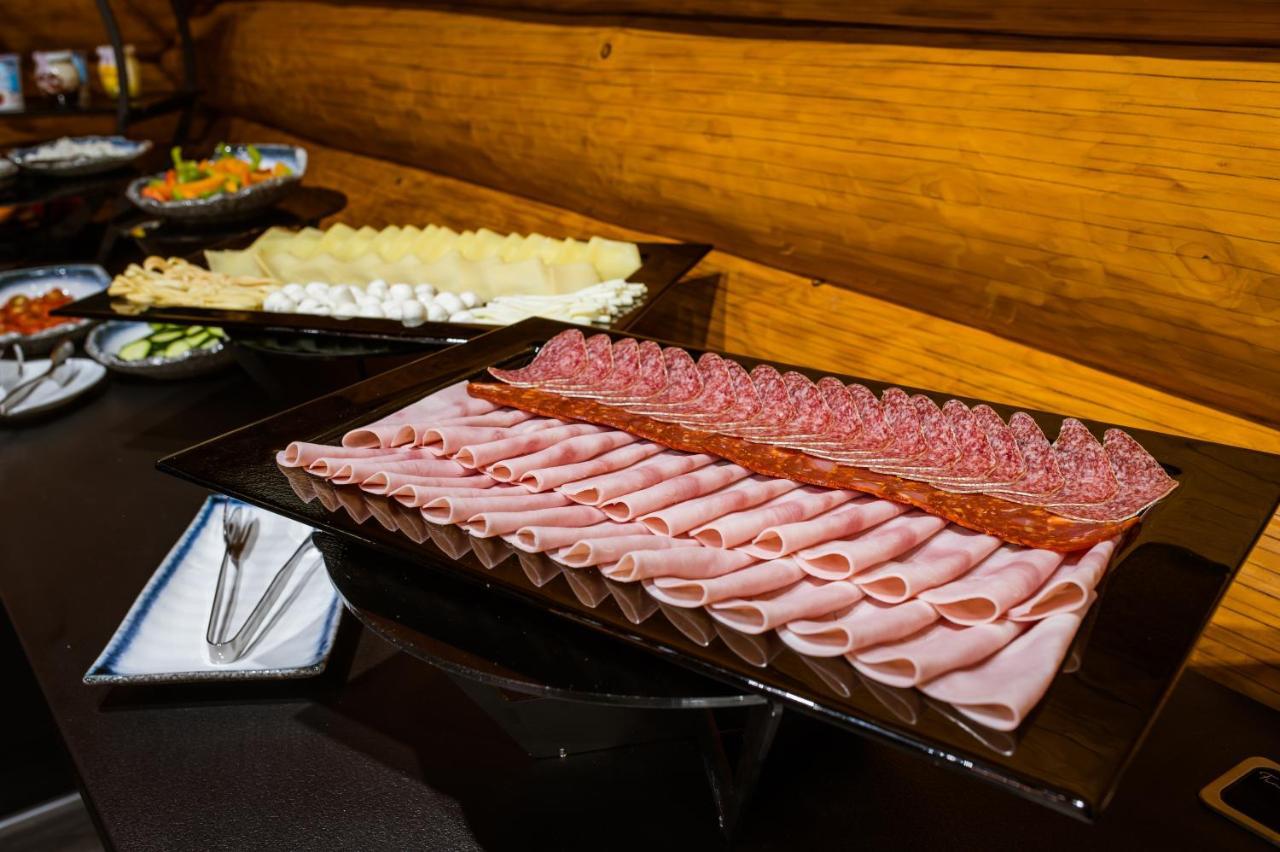 Hotel Zemplen ミハロフツェ エクステリア 写真