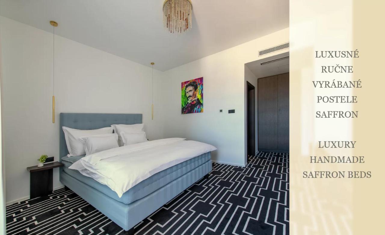 Hotel Zemplen ミハロフツェ エクステリア 写真